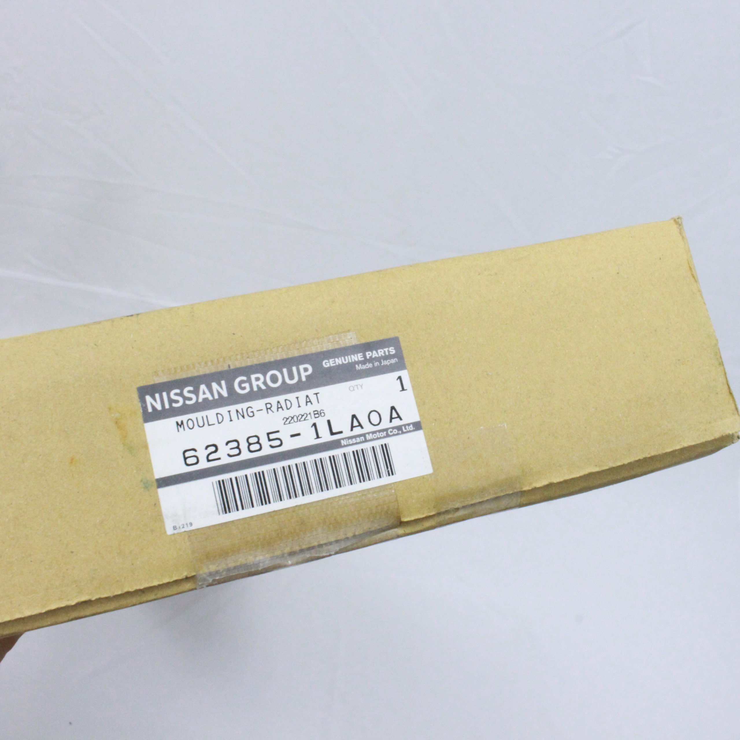 Infiniti QX56 2011-2013 QX80 2014 Lower Radiator Grille Moulding 62385-1LA0A - Image 4