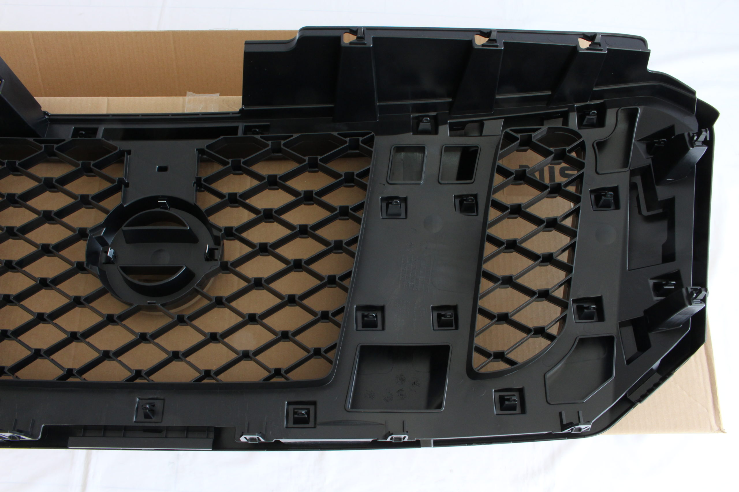 Nissan NV3500 NV2500 NV1500 2012-2019 Front Radiator Grille Emblem 62310-1PA0A - Image 4